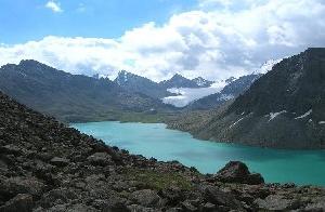 Горное озеро Алакель-Тёр. Горы Тянь-Шань (Киргизия)