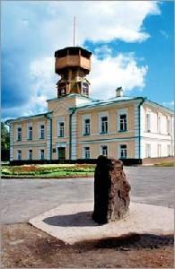      Я родился в городе Томске. Это очень старинный город, основанный как крепость в 1604 году. Летопись Томска начинается именем Тояна.