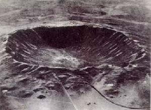 При падении 30 июня 1908г. Тунгусского метеорита по всей центральной Сибири был виден большой ослепительно-яркий болид. Установлено, что в земную атмосферу со скоростью 70 км/сек влетело метеоритное тело массой более 1000000 тонн, коснулось Земли, снова в
