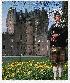 Шотландский замок и волынщик