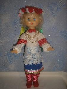 Кукла в Украинском народном кастюме.