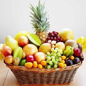 Свежие фрукты содержат большее количество витамина С