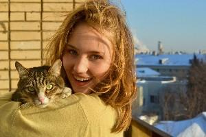 Автор рассказа Калябина Анастасия со своим котом, вдохновившим её на творчество