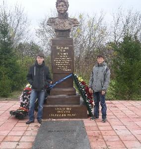 Памятник Петру Багратиону в селе Сима Юрьев-Польского района