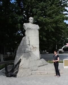 Памятник адмиралу Головко